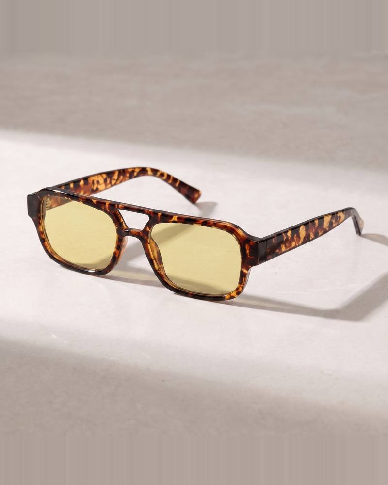 WESTPUNT — Tortoiseshell / Gold Lens