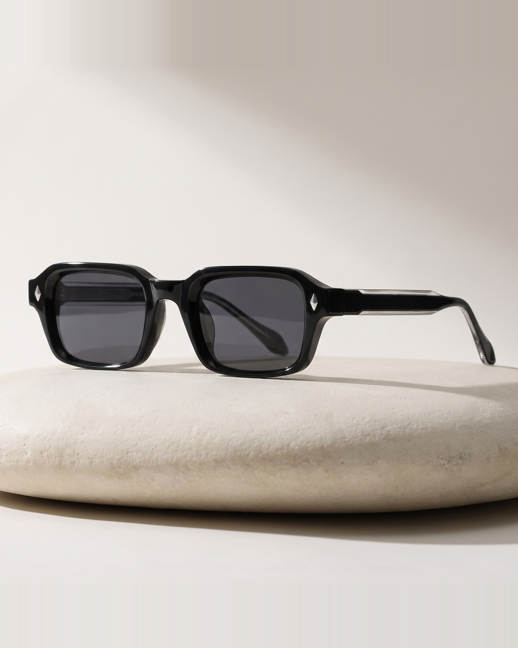 PUNDA black sunglasses with smoke lens
